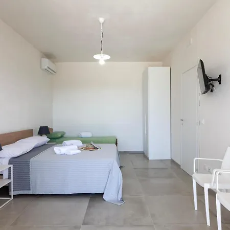 La Reimunda Among Greenery * Otranto